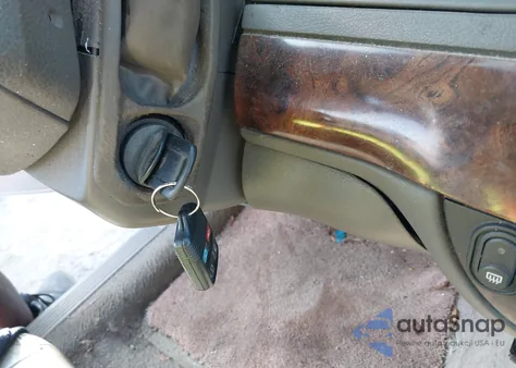 2007 Mercury Grand Marquis Ls z USA, uszkodzony, nr VIN 2MEFM75W77X601517